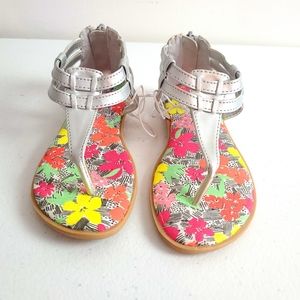 Cherokee size 11 silver sandles nwt